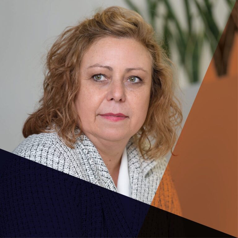 Employess Profile Pics_Louise